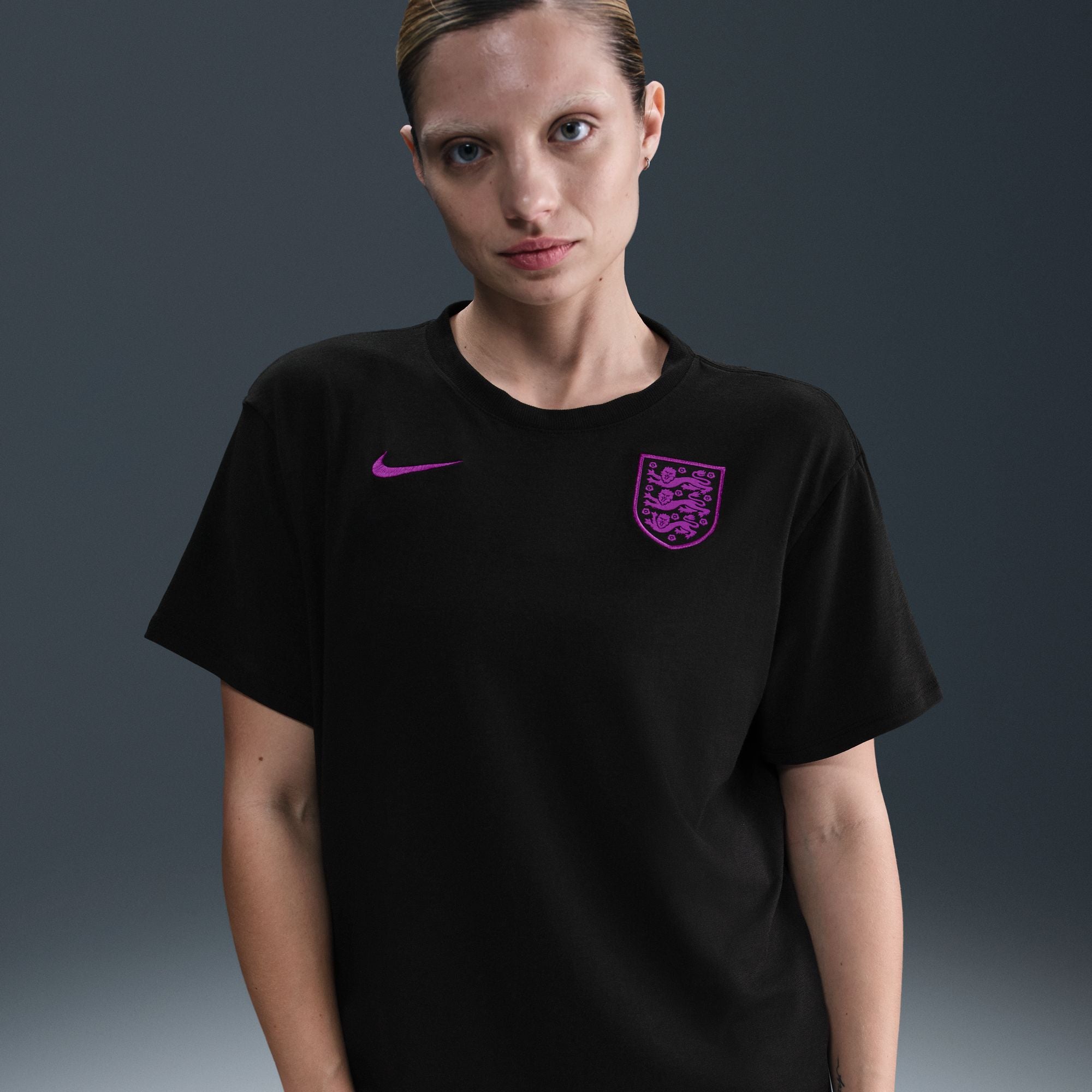 England Relaxed Curved Fit Nike One Dri-FIT Soccer Short-Sleeve Top