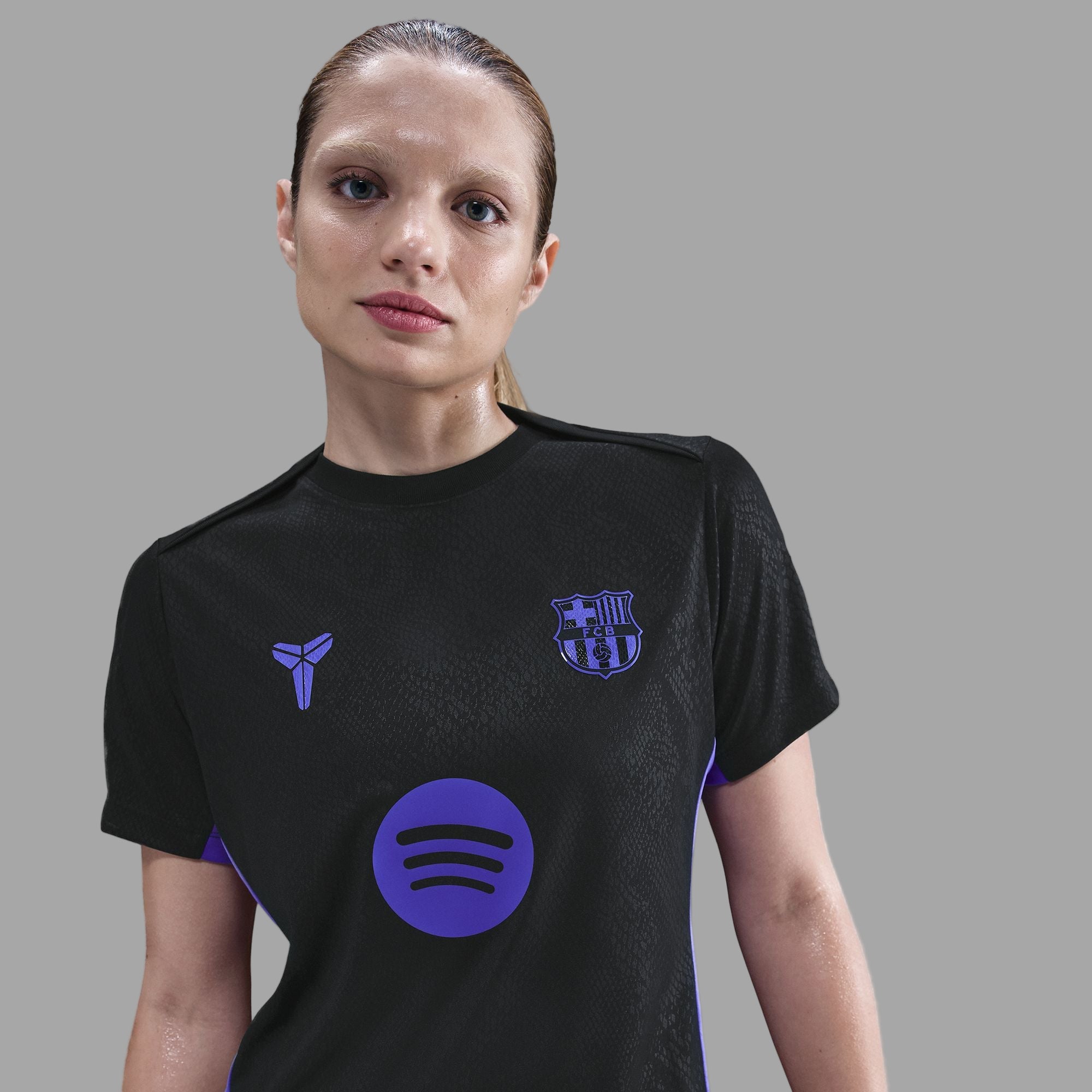 Kobe Bryant FC Barcelona Academy Pro Away Curved Kobe Dri-FIT Soccer Pre-Game Short-Sleeve Top