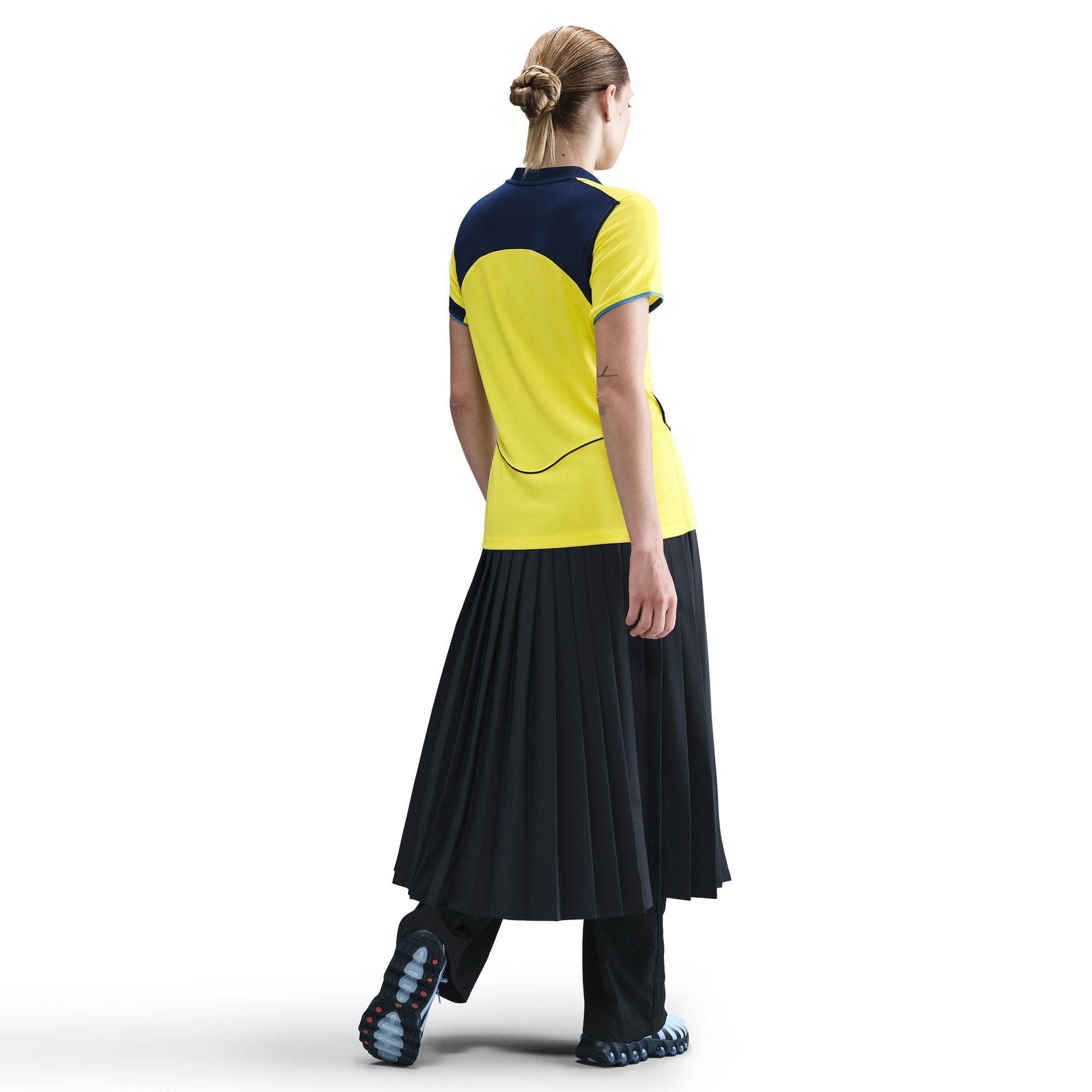 Tottenham Hotspur 2025/26 Stadium Third Curved Nike Dri-FIT Total 90 Soccer Replica Jersey