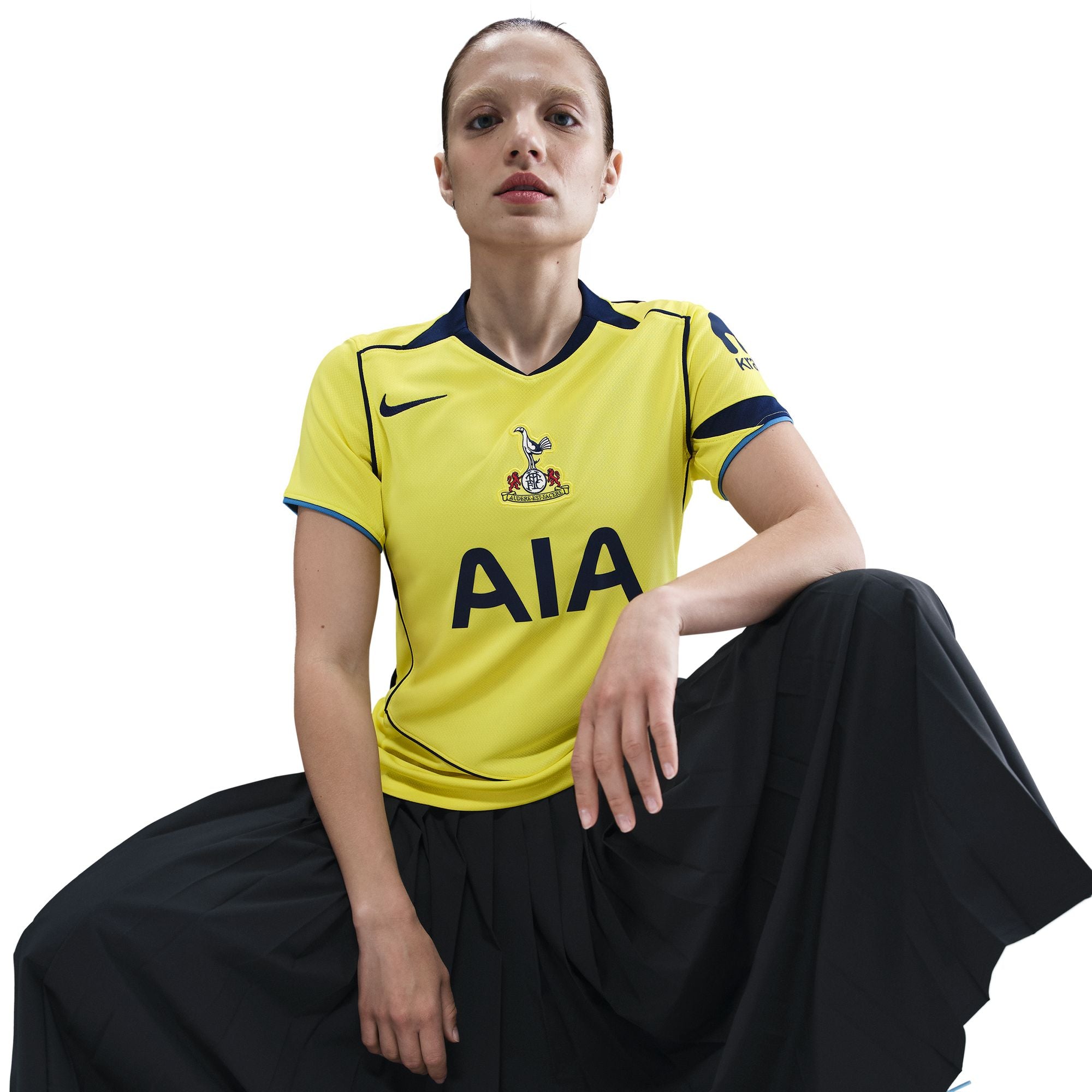 Tottenham Hotspur 2025/26 Stadium Third Curved Nike Dri-FIT Total 90 Soccer Replica Jersey