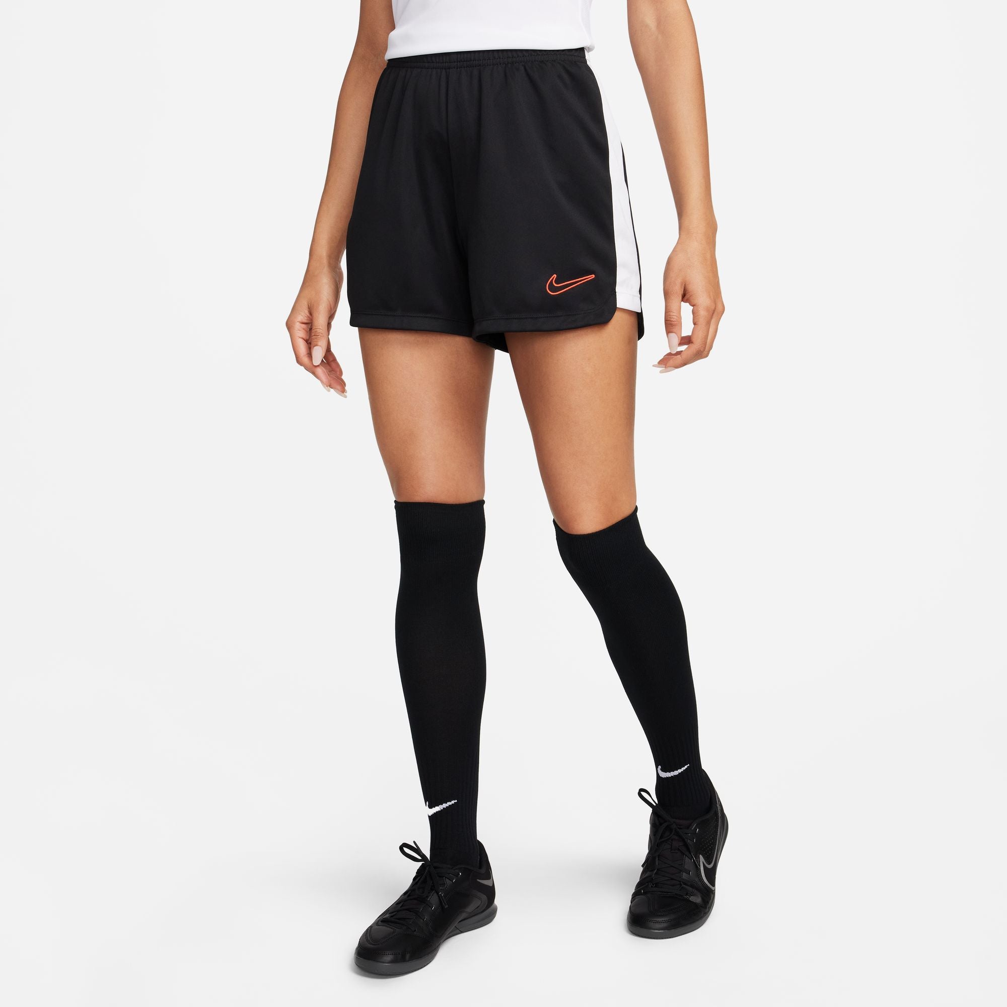 Nike Dri-FIT Academy 23 Pantalón corto de fútbol para mujer 