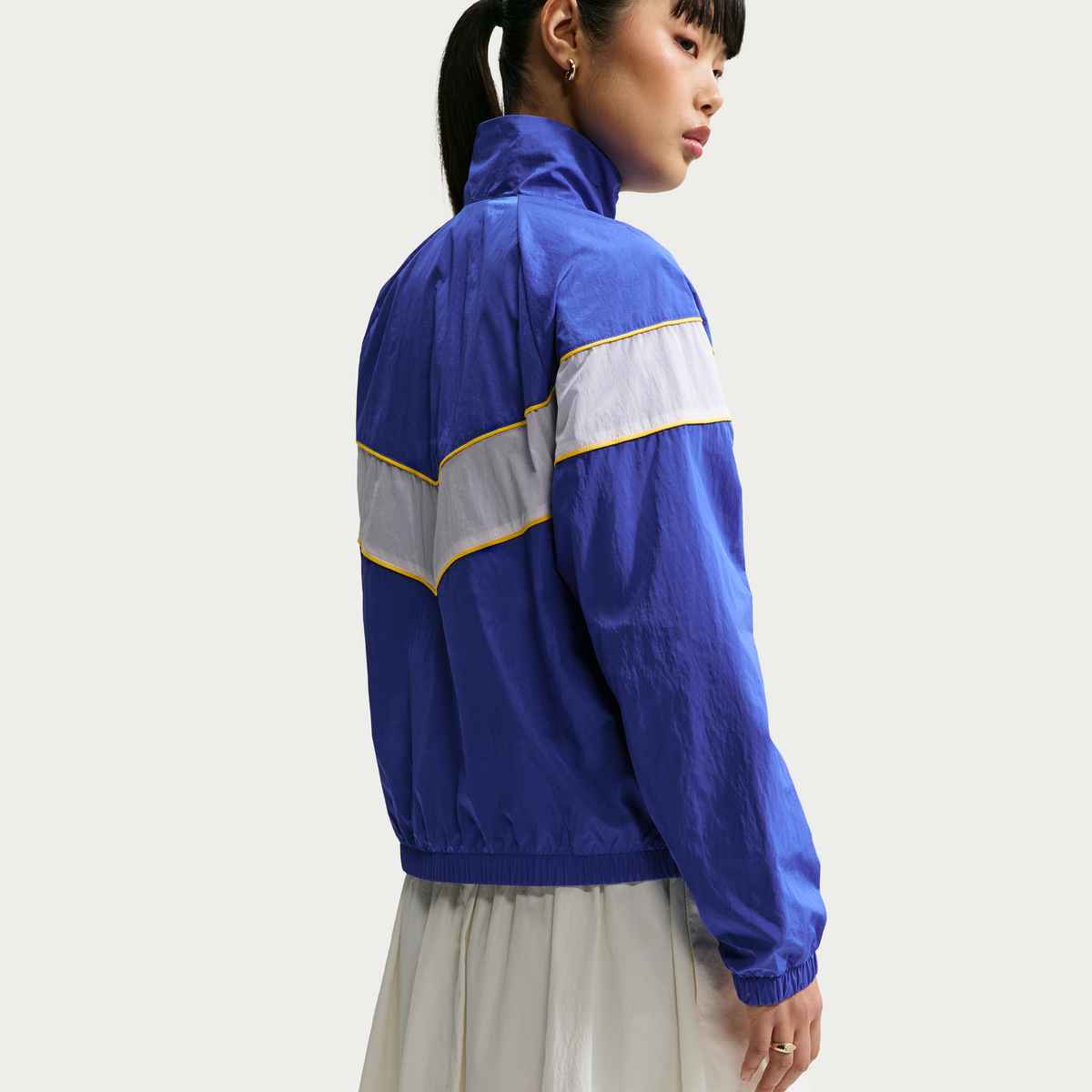 women in chelsea fc wind breaker